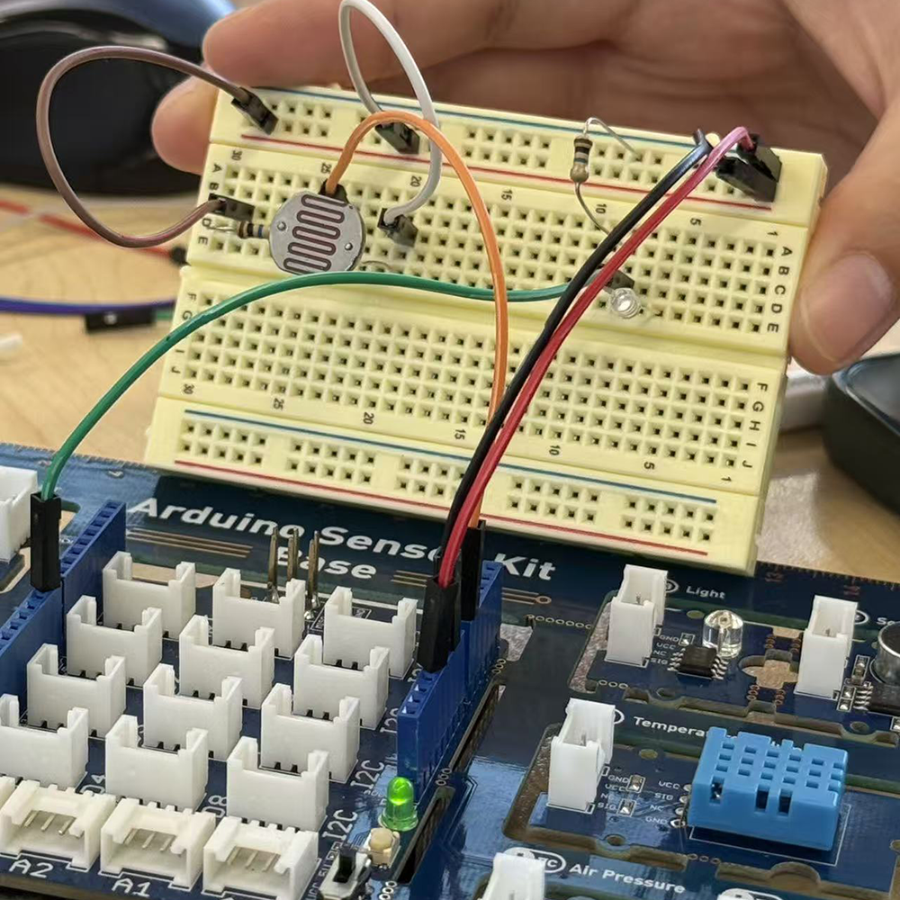 We have also found other tutorials online and followed every step, but the light bulb still didn't turn up whenever we cover up the light sensor.